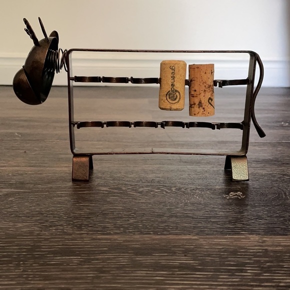 Bronze Coloured Metal Bull WINE Cork Holder - Picture 3 of 7